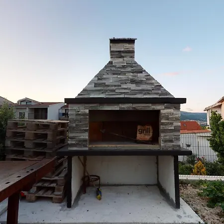Βίλα House Tolesa *