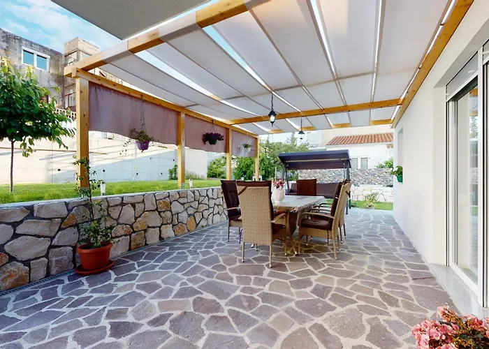 Villa House Tolesa *